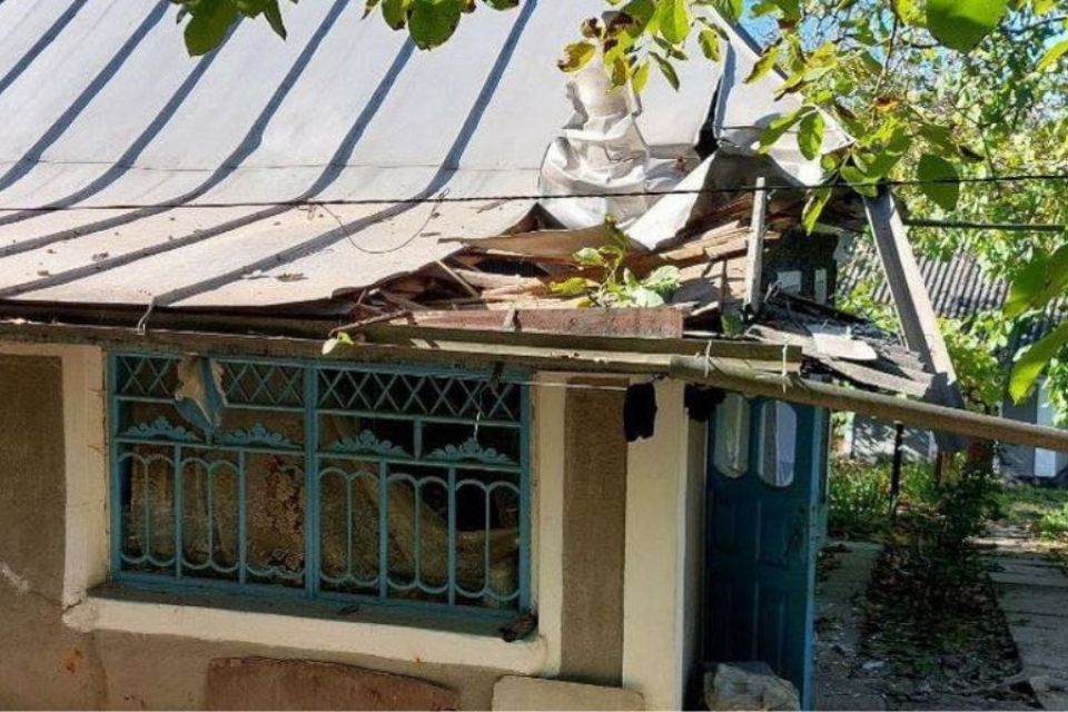 Уламок російської ракети з вибухівкою впав на будинок 93-річної бабусі (ФОТО, ВІДЕО)