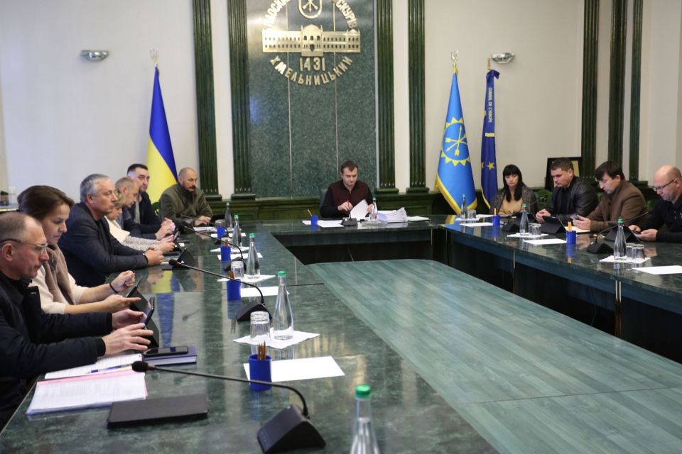 У Хмельницькому виділили кошти для військових, на генератори і ремонт укриттів