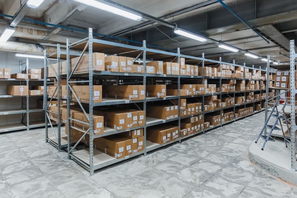 Хмельницька облрада продає склади за 5 мільйонів: розповідаємо деталі