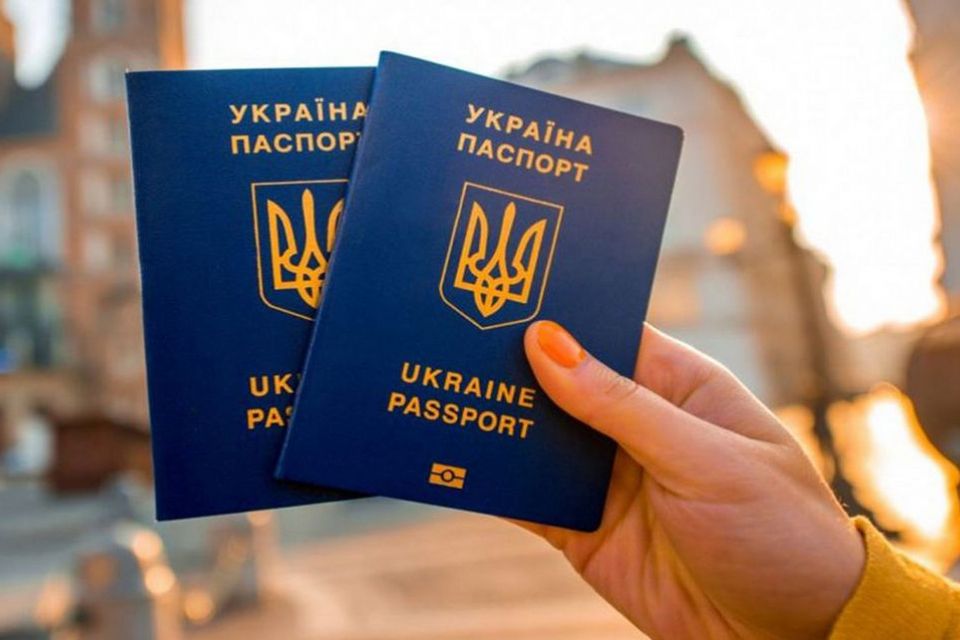 Термін дії закордонного паспорта можна продовжити на 5 років: як це зробити