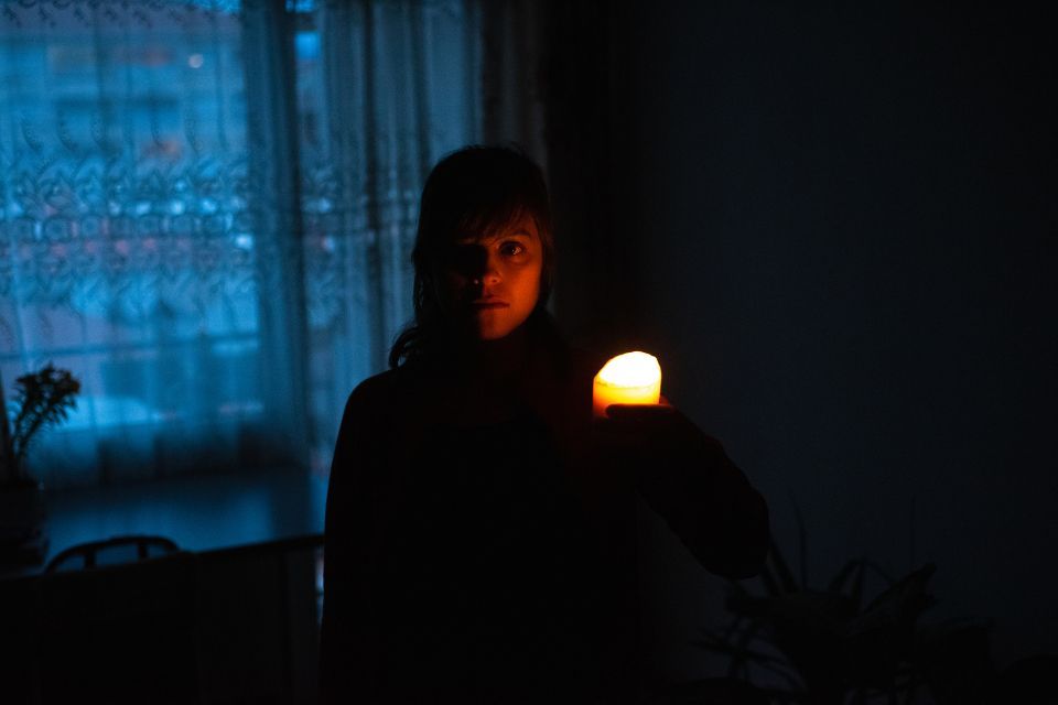 Чому одні будинки Хмельницького постійно зі світлом, а інші - без: пояснення обленерго