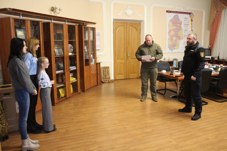 Зеленський посмертно нагородив орденами військових з Хмельниччини