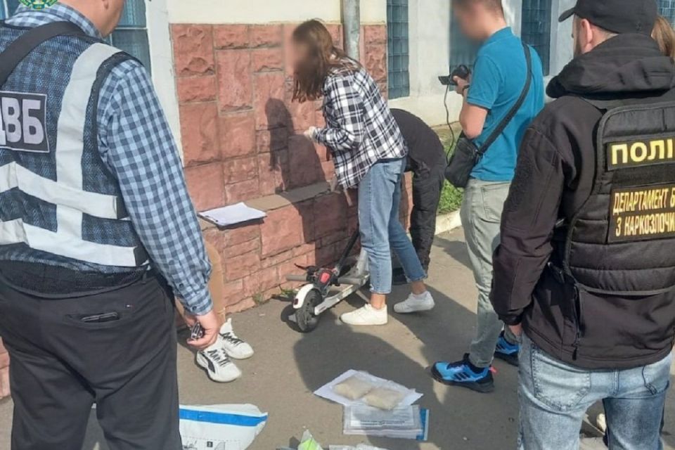 Хмельничани збували психотропи: буде суд
