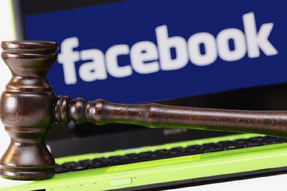 Чиновниця з Хмельниччини відсудила 10 тисяч за допис у Facebook