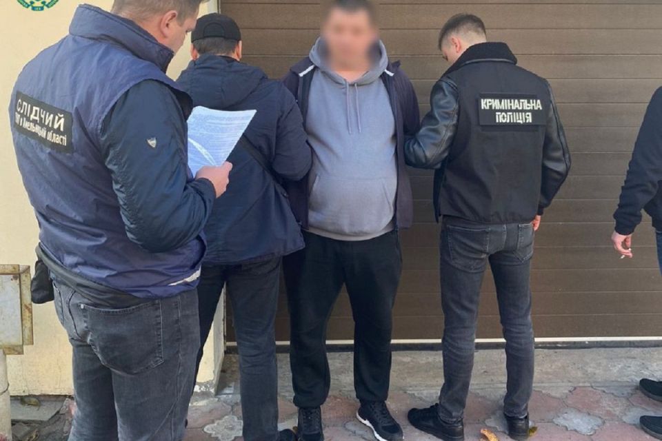 На Хмельниччині затримали торговця вогнепальною зброєю