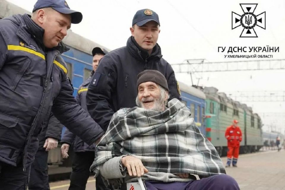 На Хмельниччину евакуювали літніх людей з Донеччини (ФОТО)