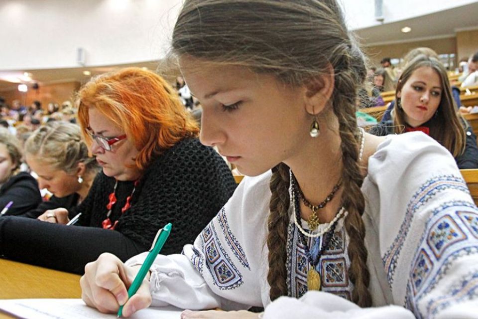 Хмельничан запрошують до написання радіодиктанту національної єдності: деталі