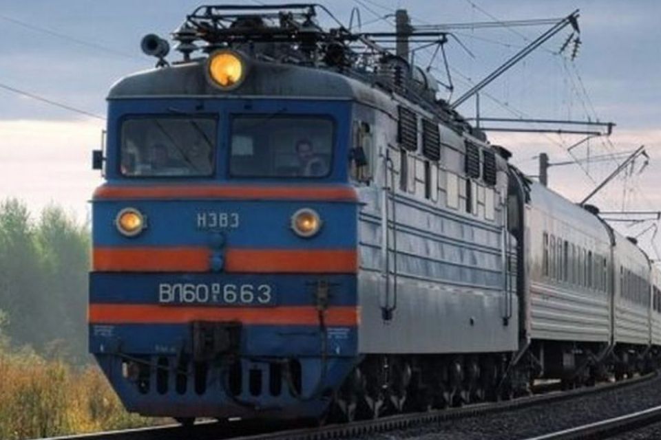 Через ворожі атаки затримуються два потяги, що курсують через Хмельниччину