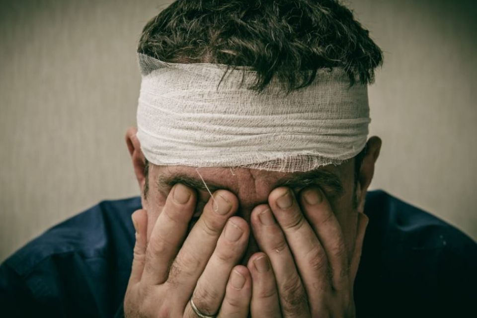 Контузія від вибухової хвилі: які симптоми та як допомогти