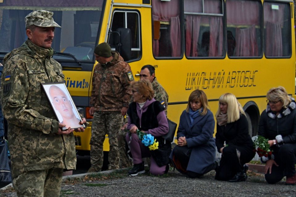У Кам’янці-Подільському попрощалися з військовим Іваном Остаповим (ФОТО)