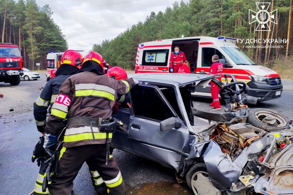 Автотроща на Шепетівщині: загинули двоє людей