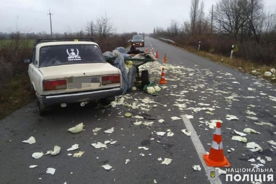 ДТП на Шепетівщині: авто зіткнулося з возом