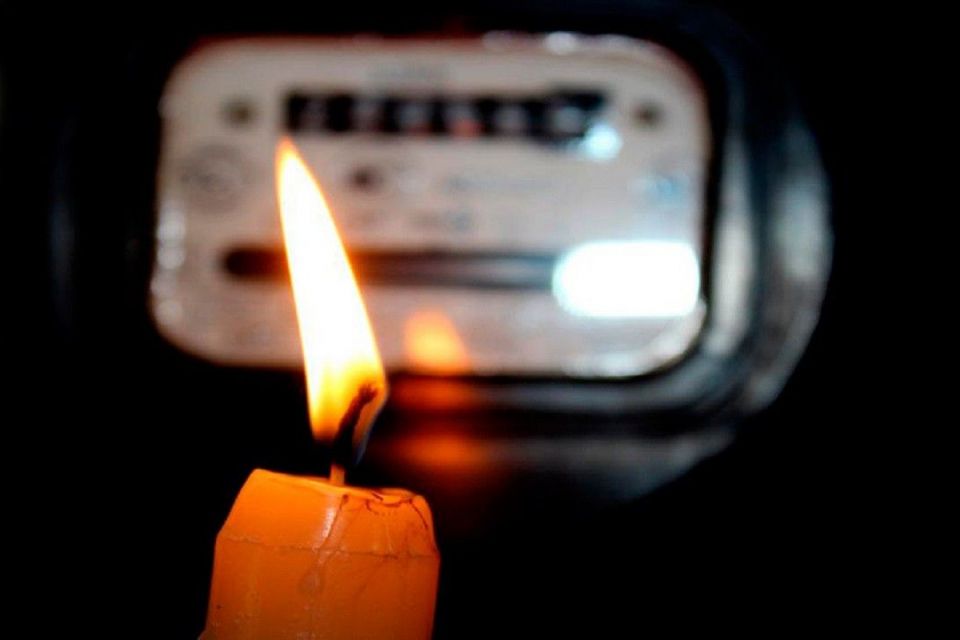 Аварія на лінії: майже 500 тисяч мешканців Хмельниччини без світла