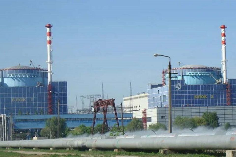 Хмельницька АЕС відключена від енергосистеми через обстріли