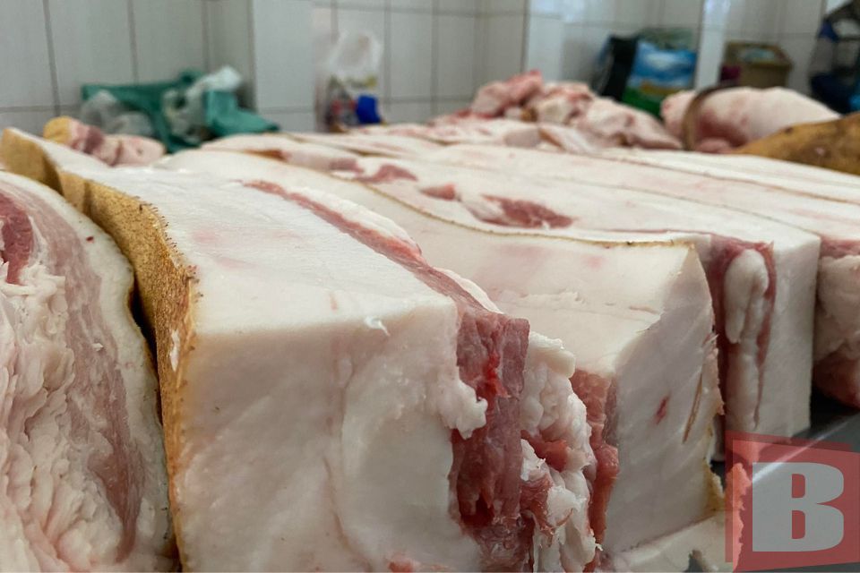 Де вигідніше: порівняли вартість м’яса на хмельницькому ринку й у двох магазинах
