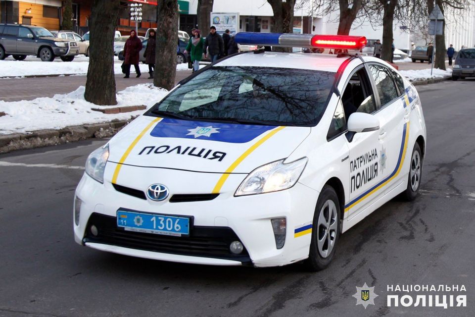Відділки поліції та поліцейські станції на Хмельниччині, в яких цілодобово можна отримати допомогу: список