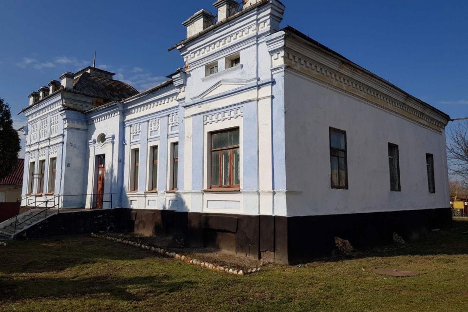 Хто хоче купити старовинний особняк у Деражні за 1,5 мільйона