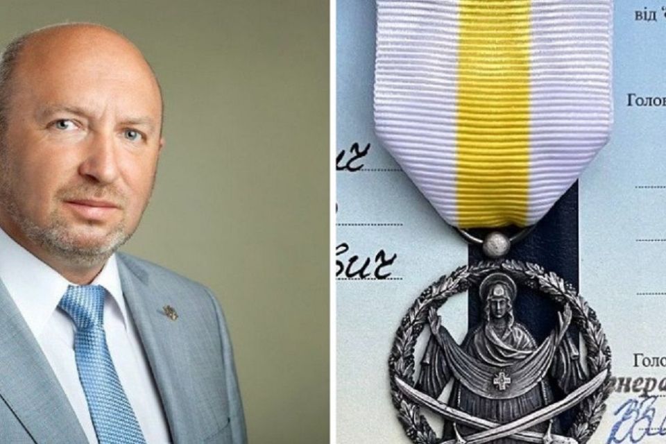 Залужний нагородив голову Кам’янець-Подільської райради почесним знаком
