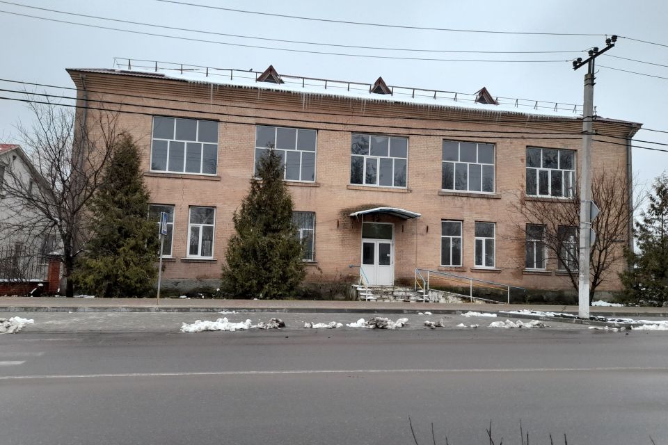 За 5 мільйонів в Ізяславі продають приміщення бібліотеки (ФОТО)