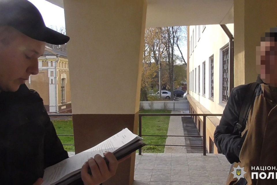 На Хмельниччині внук обікрав рідну бабусю