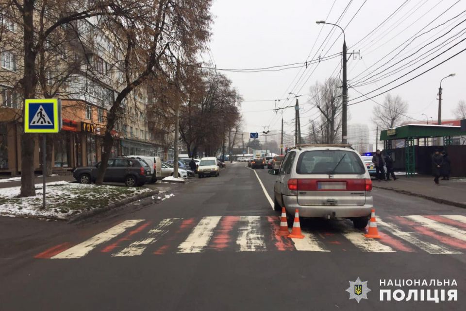 У Хмельницькому автомобіль збив 70-річного дідуся на пішохідному переході