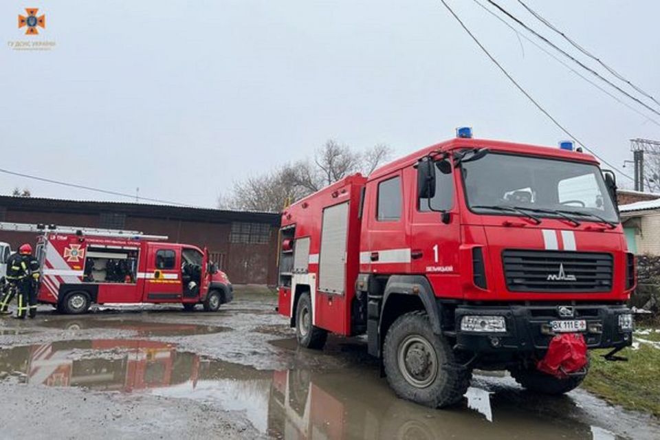 У Хмельницькому горіло виробниче приміщення