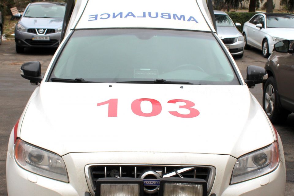 Хмельницька обласна лікарня отримала карету швидкої допомоги від норвезьких благодійників