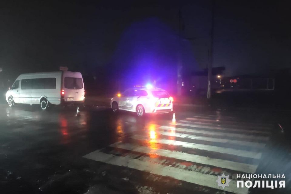 У Хмельницькому маршрутка на «зебрі» збила пішохода