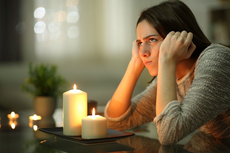Жителі Хмельниччини скаржаться на хаотичне вимкнення світла. Як відповіли в обленерго
