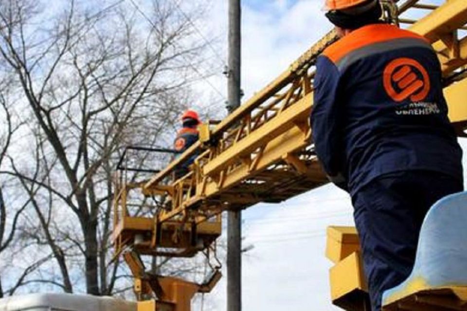 Пошкодження лінії електропередачі: п’ять громад Хмельниччини – без світла