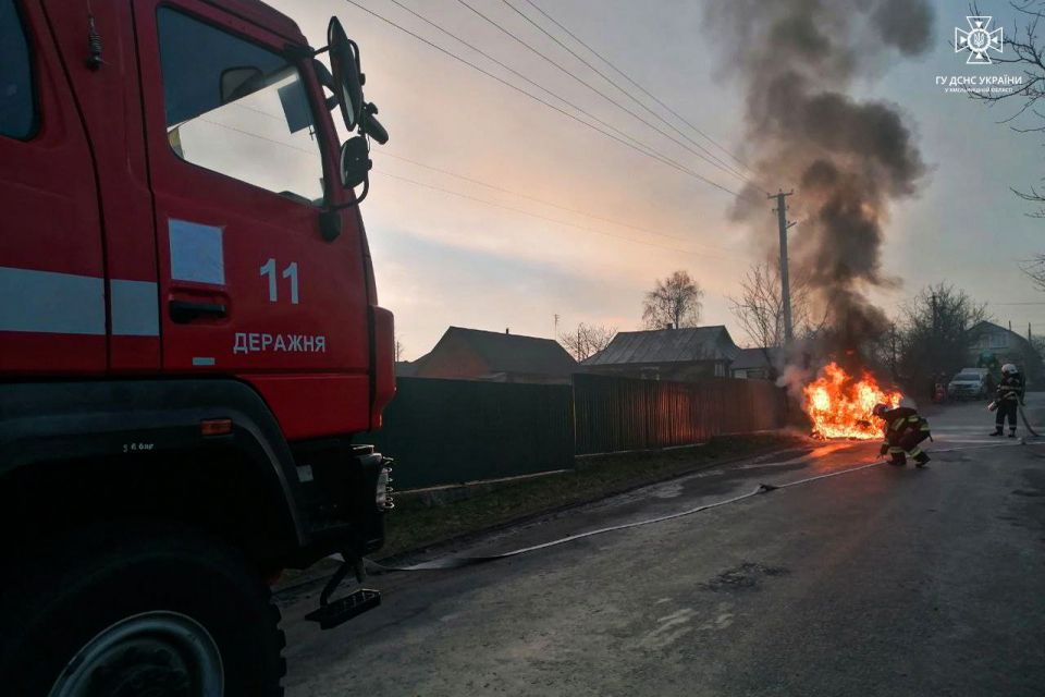 На Хмельниччині горів автомобіль (ВІДЕО)