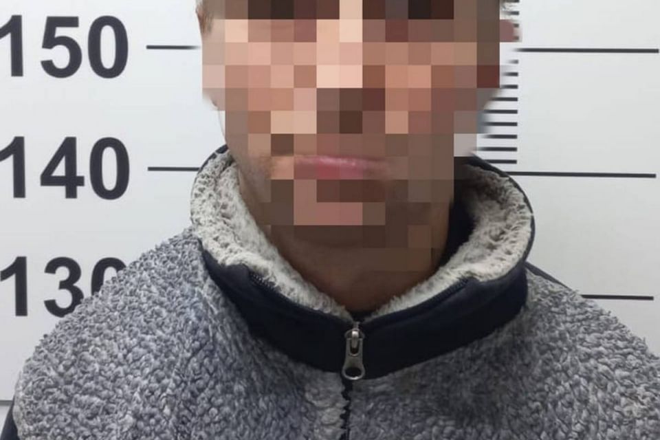 Напав і відібрав куртку. На Хмельниччині затримали 27-річного грабіжника