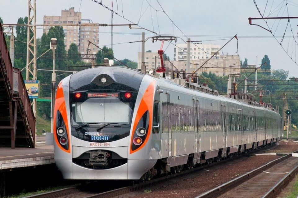 Укрзалізниця на свята призначила додатковий поїзд Інтерсіті, який курсує через Хмельницький