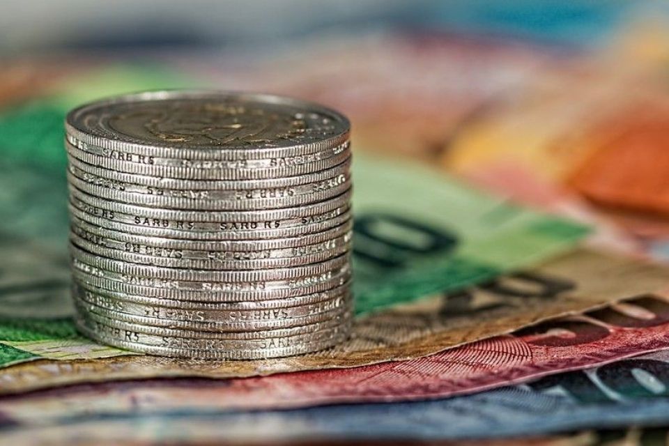 Уряд ухвалив автоматичне продовження низки соціальних виплат з 1 січня 2023 року: деталі