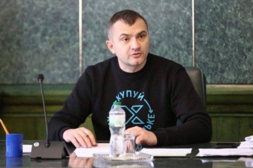 У Хмельницькому можна купити зустріч із Симчишиним: на що підуть гроші