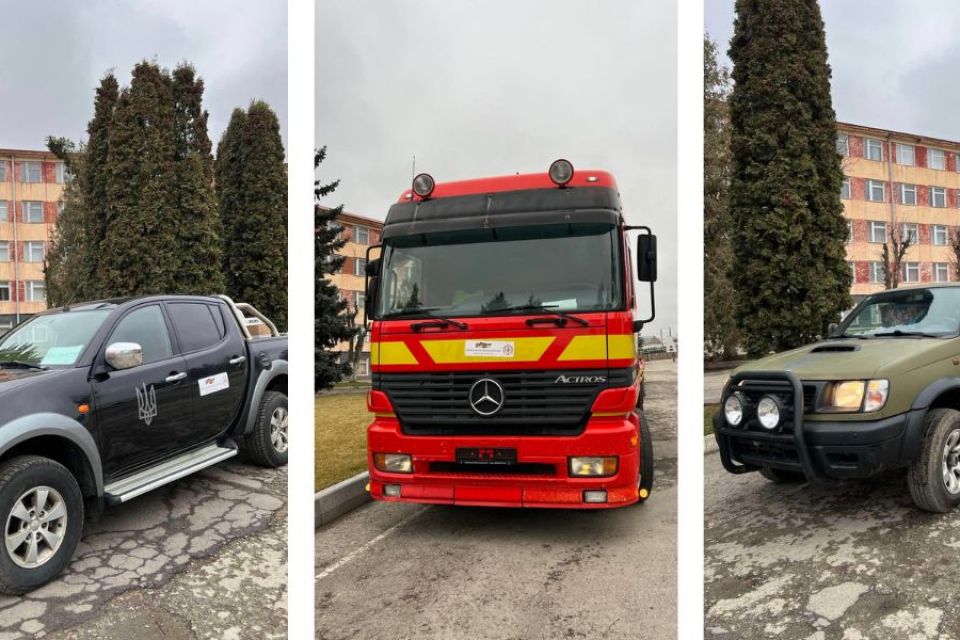 Норвезькі благодійники передали 3 автомобілі захисникам із Хмельниччини (ФОТО)
