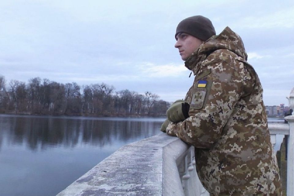 Прийняв бій на Зміїному: із полону прикордонник повернувся у Хмельницький