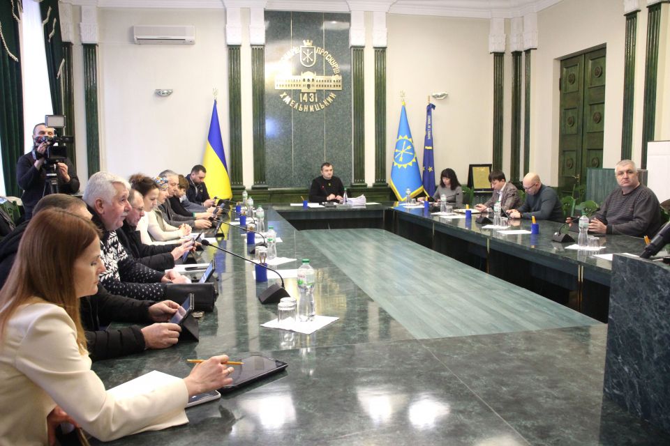 У Хмельницькому бізнесу почали виплачувати компенсацію за купівлю генераторів