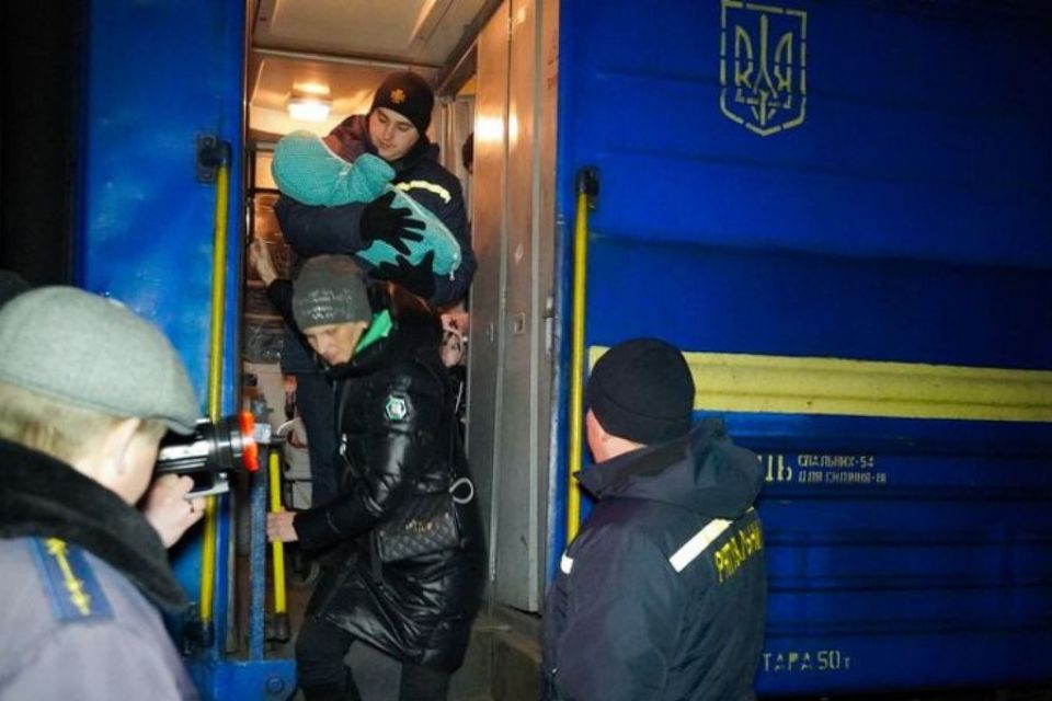 «Страшно вийти з дому»: жителі Херсонщини розповіли чому переїжджають до Хмельниччини
