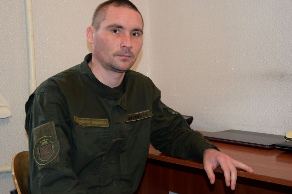 Пішов воювати заради майбутнього п’ятьох доньок: добровільно мобілізований гвардієць Володимир