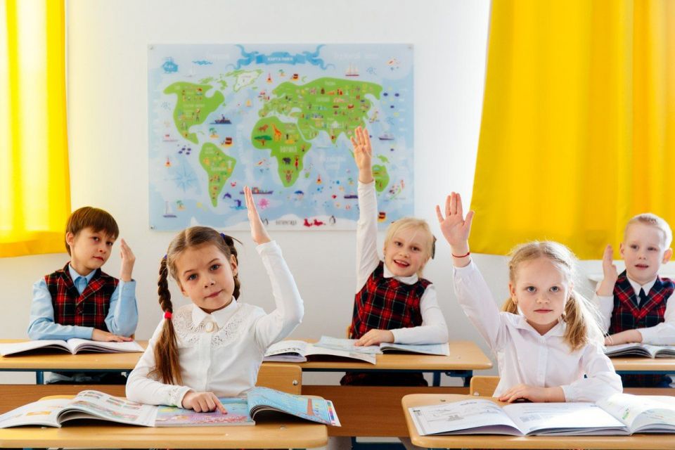 Коли та як хмельницьких першокласників зараховуватимуть до шкіл у 2023 році