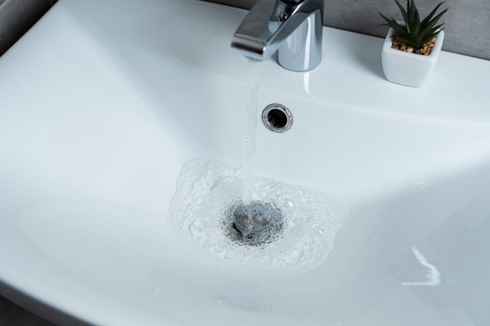 Прорвало водопровід: де у Хмельницькому 5 лютого не буде води (ОНОВЛЕНО)