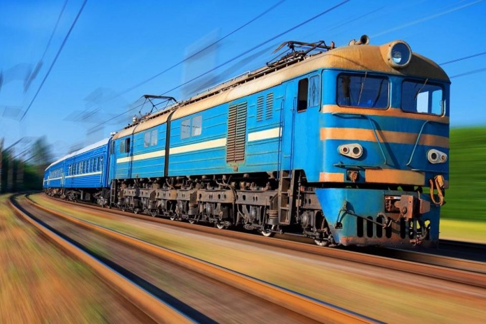 Укрзалізниця запустила новий потяг з Сум. Він курсуватиме через Хмельниччину