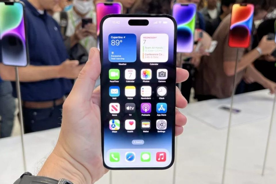 Чому варто купити iPhone 14: переваги нової моделі (новини компаній)