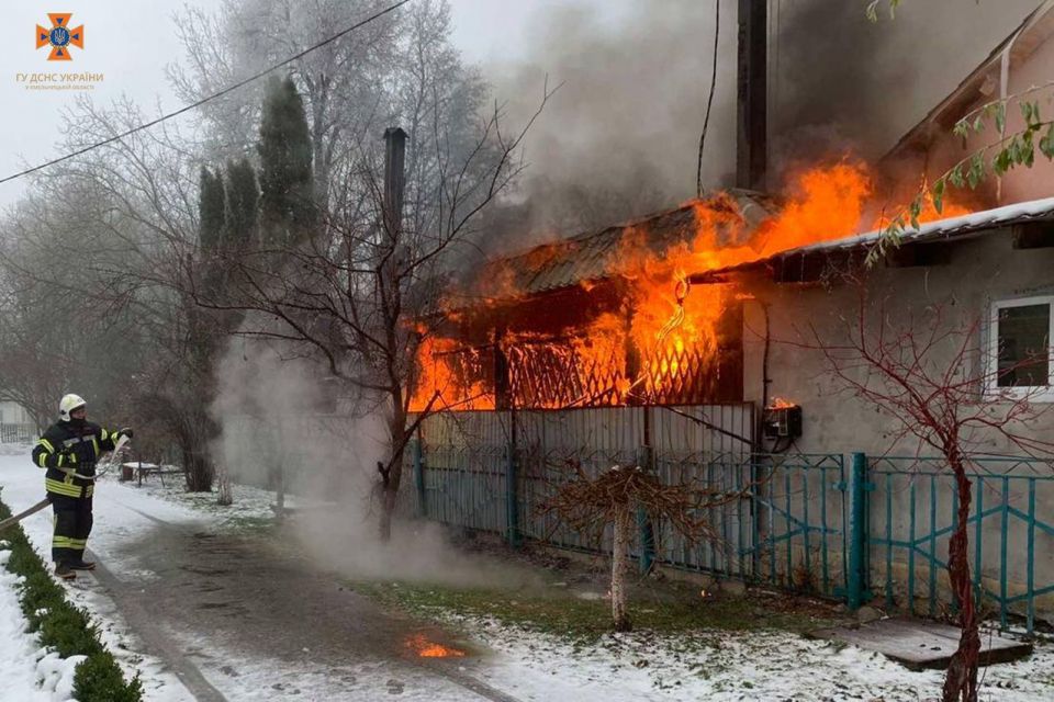 За минулу добу на Хмельниччині сталося 4 пожежі: горіли будинки та фура