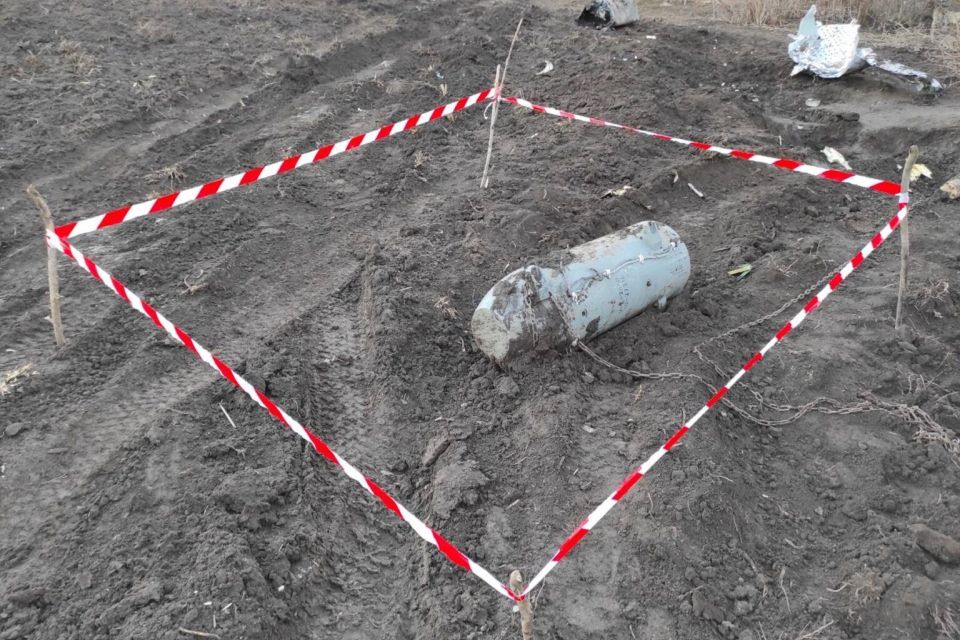 “Вирва у 3 метри глибиною”: як двоє саперів знешкоджували перші ракети на Хмельниччині