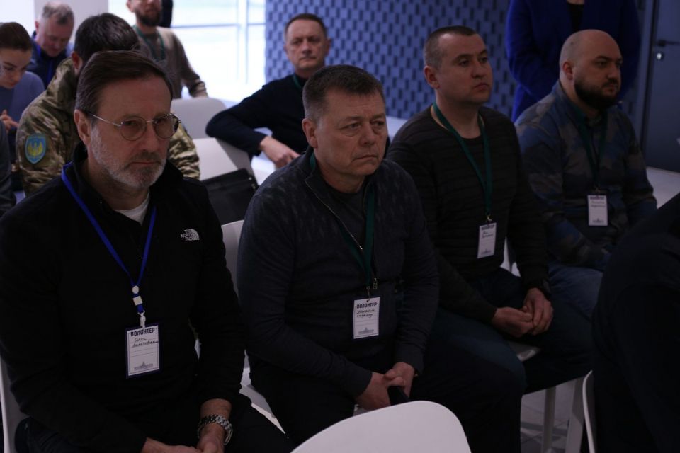 Зеленський нагородив волонтерів Хмельниччини