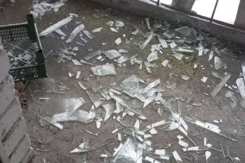 Троє рятувальників та дівчина: який стан постраждалих від атаки дронами в Хмельницькому