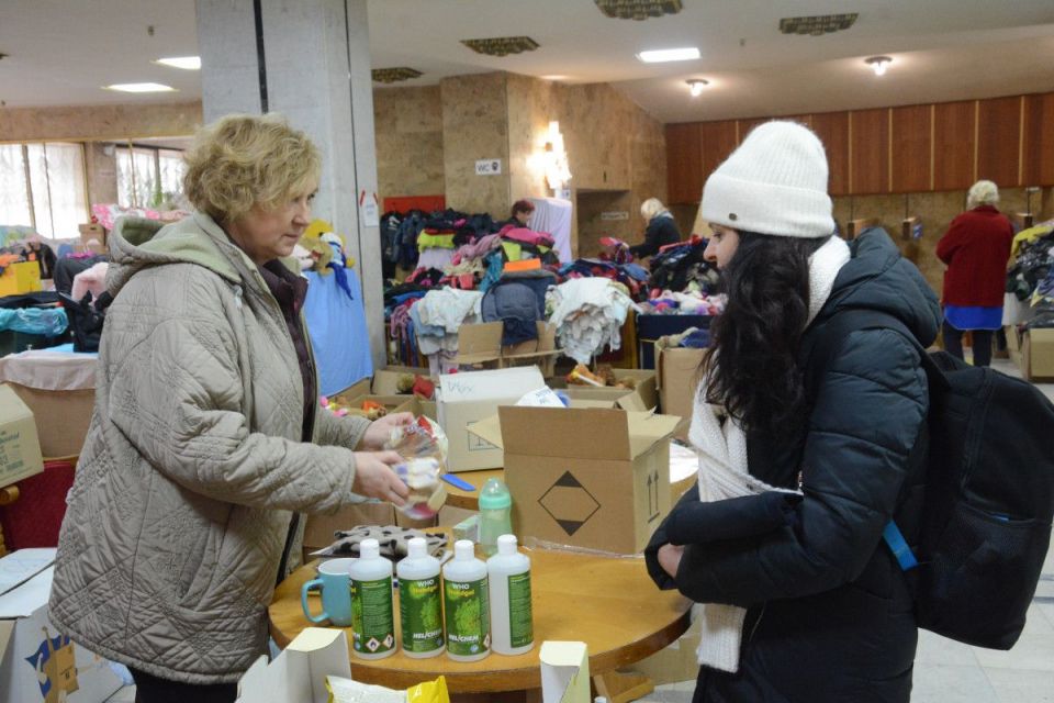 На Соборній за рік війни видали гумдопомоги майже 55 тисячам переселенців
