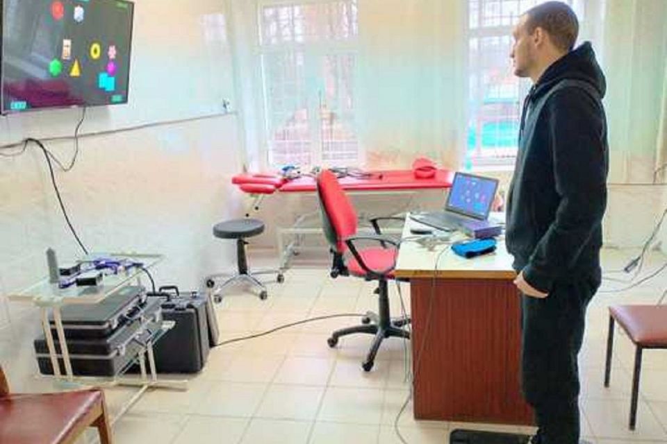 Не міг сам їсти та рухатися після ДТП: історія незламного лейтенанта з Хмельницького